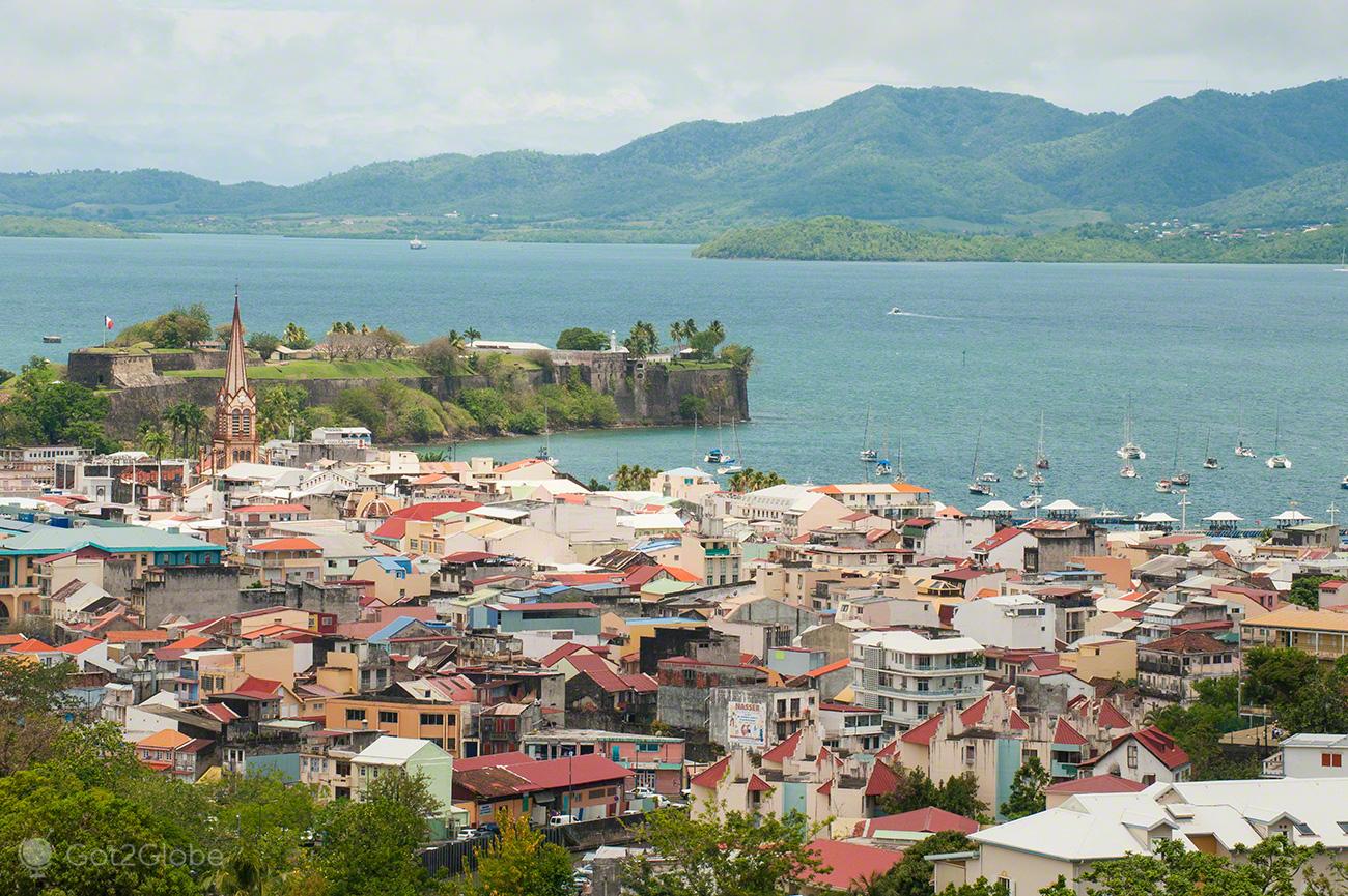 Fort de France, Martinique: Freiheit, Bipolarität und Tropizität