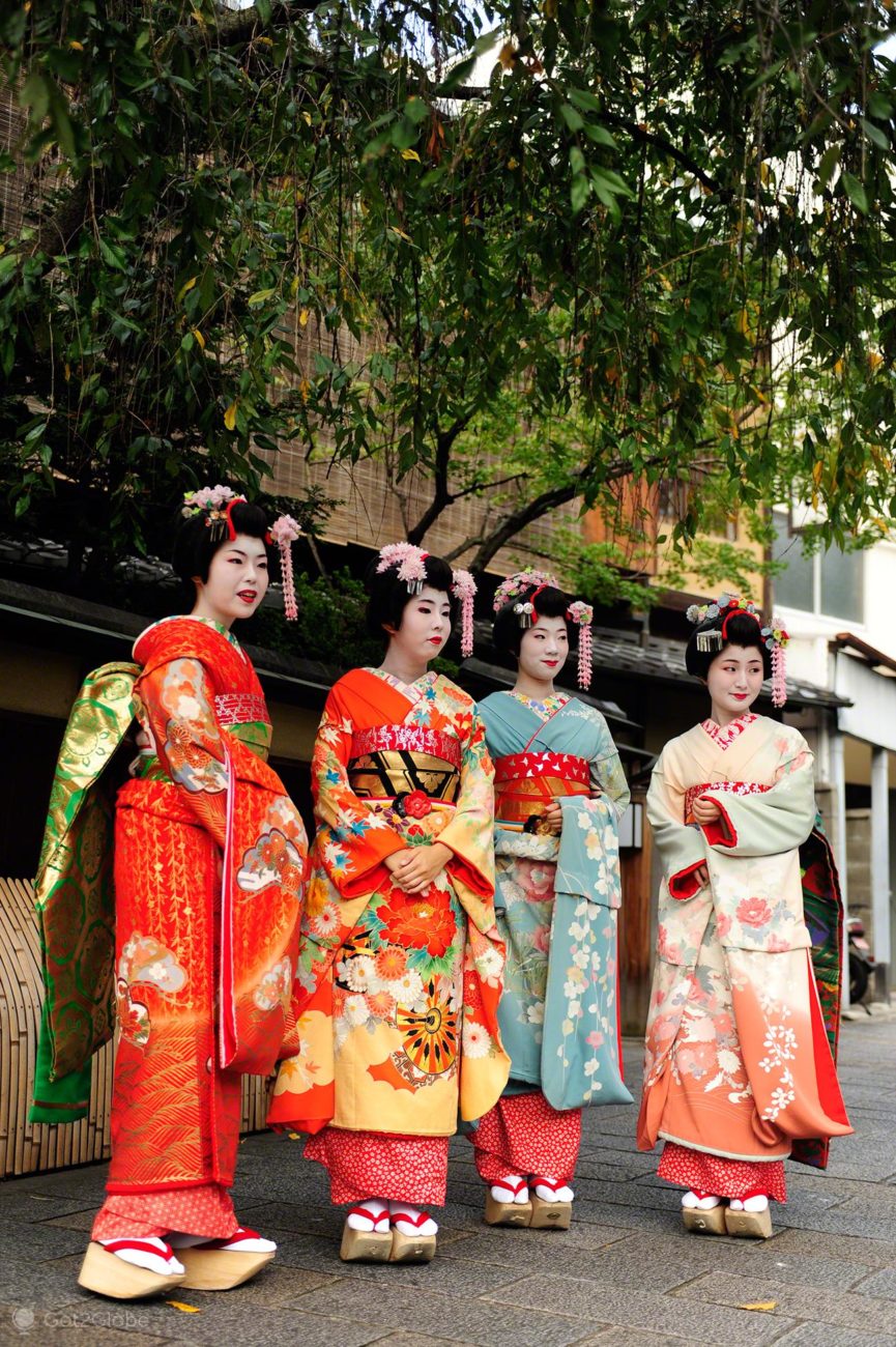 Geisha with Elaborate Kimono - Holden Luntz Gallery