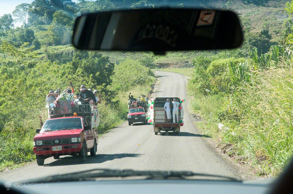 veiculos, peregrinos, corredores, fieis, nossa senhora, virgem, guadalupe, mexico