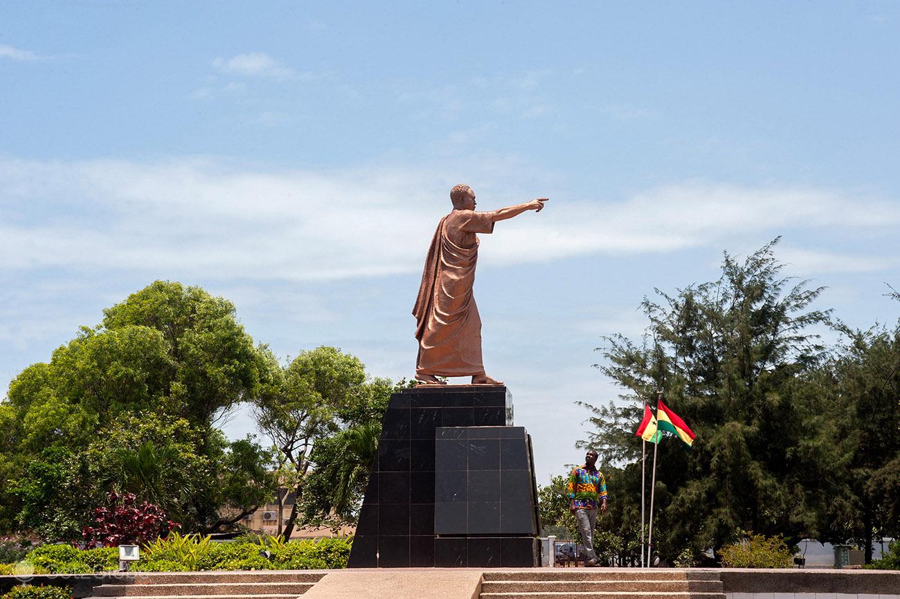 Acra, Gana estátua de Kwame Nkrumah