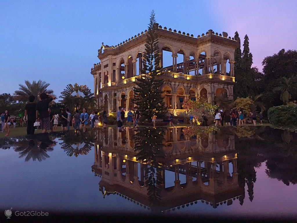 The Ruins e reflexo, Talisay City, ilha de Negros, Filipinas