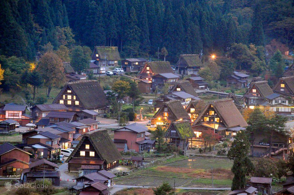 Luzes de Ogimachi, Shirakawa-go, Ogimachi, Japao, Aldeia das Casas em Gassho