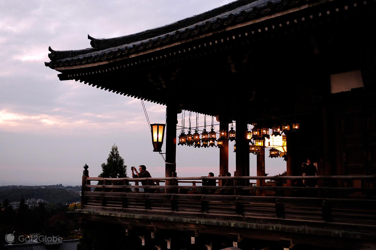 Nara Budismo vs Modernisno, a Face Dupla de Nara Japão Got2Globe foto