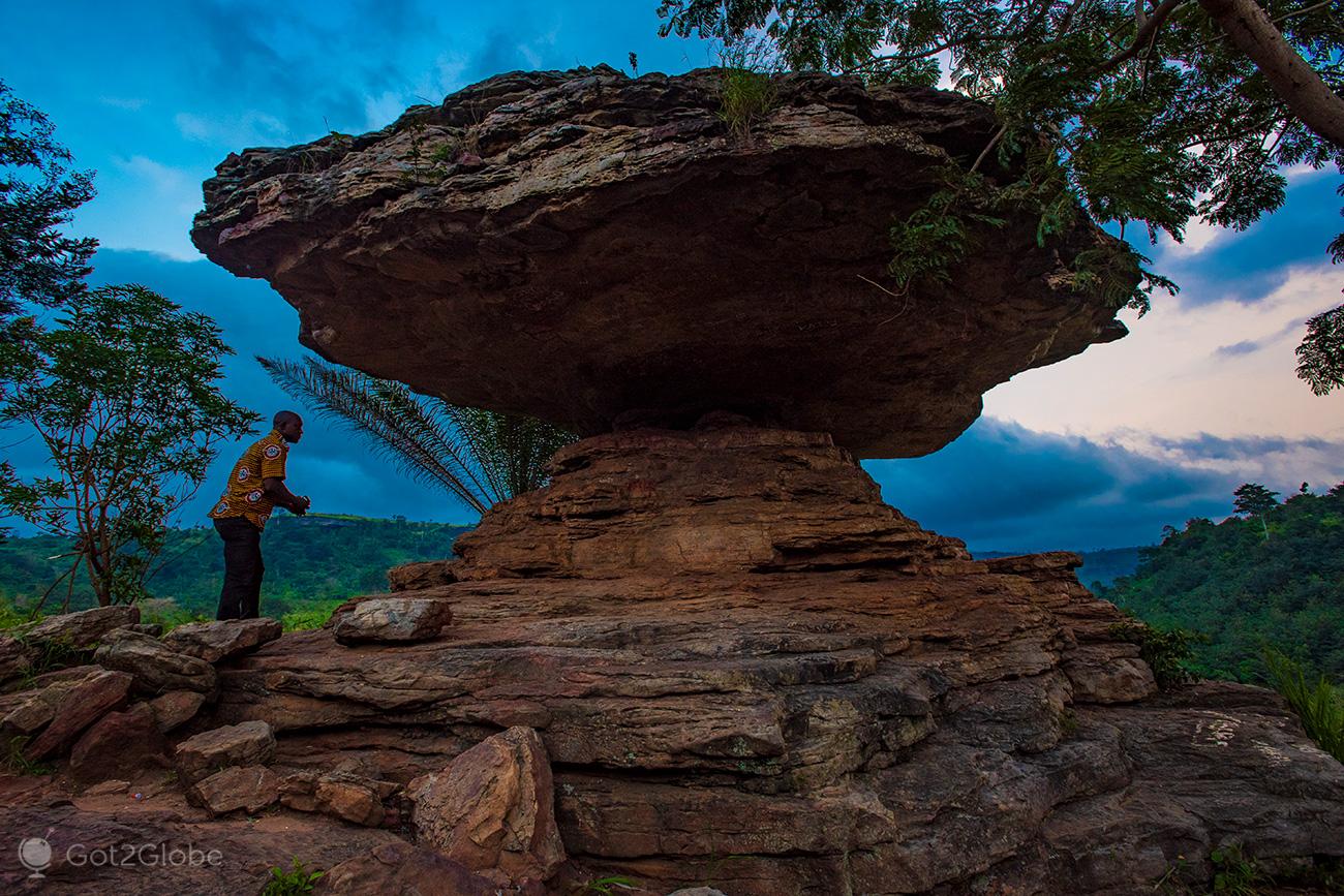 Umbrella Rock, Kente Festival Agotime, Gana