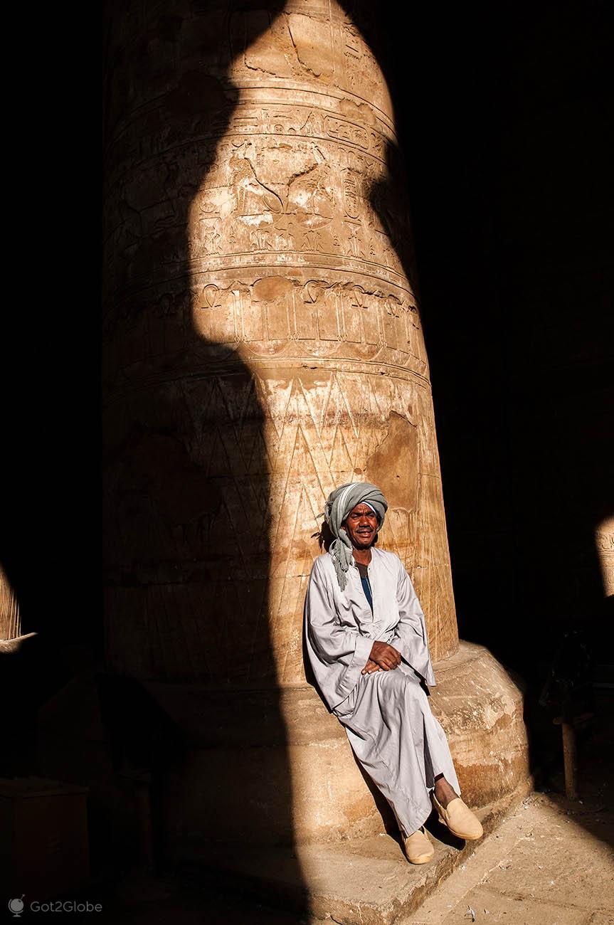 Egipto Ptolomaico, Edfu a Kom Ombo, Nilo acima, outro guardião