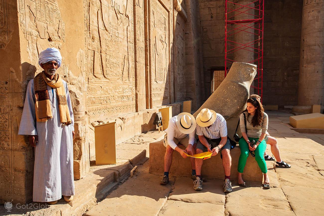 Egipto Ptolomaico, Edfu a Kom Ombo, Nilo acima, visitantes no templo de Edfu