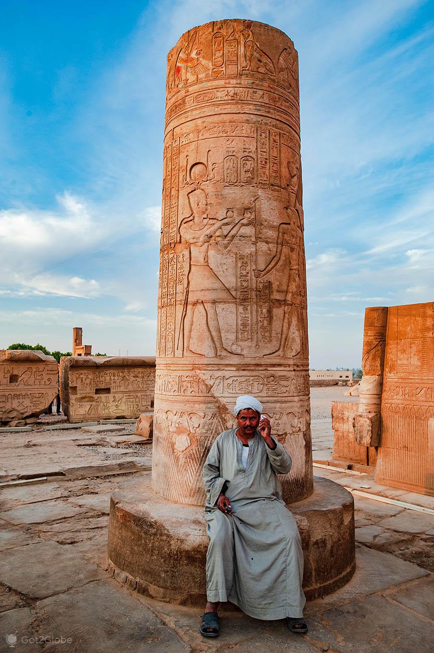 Egipto Ptolomaico, Edfu a Kom Ombo, Nilo acima, vigilante refastelado