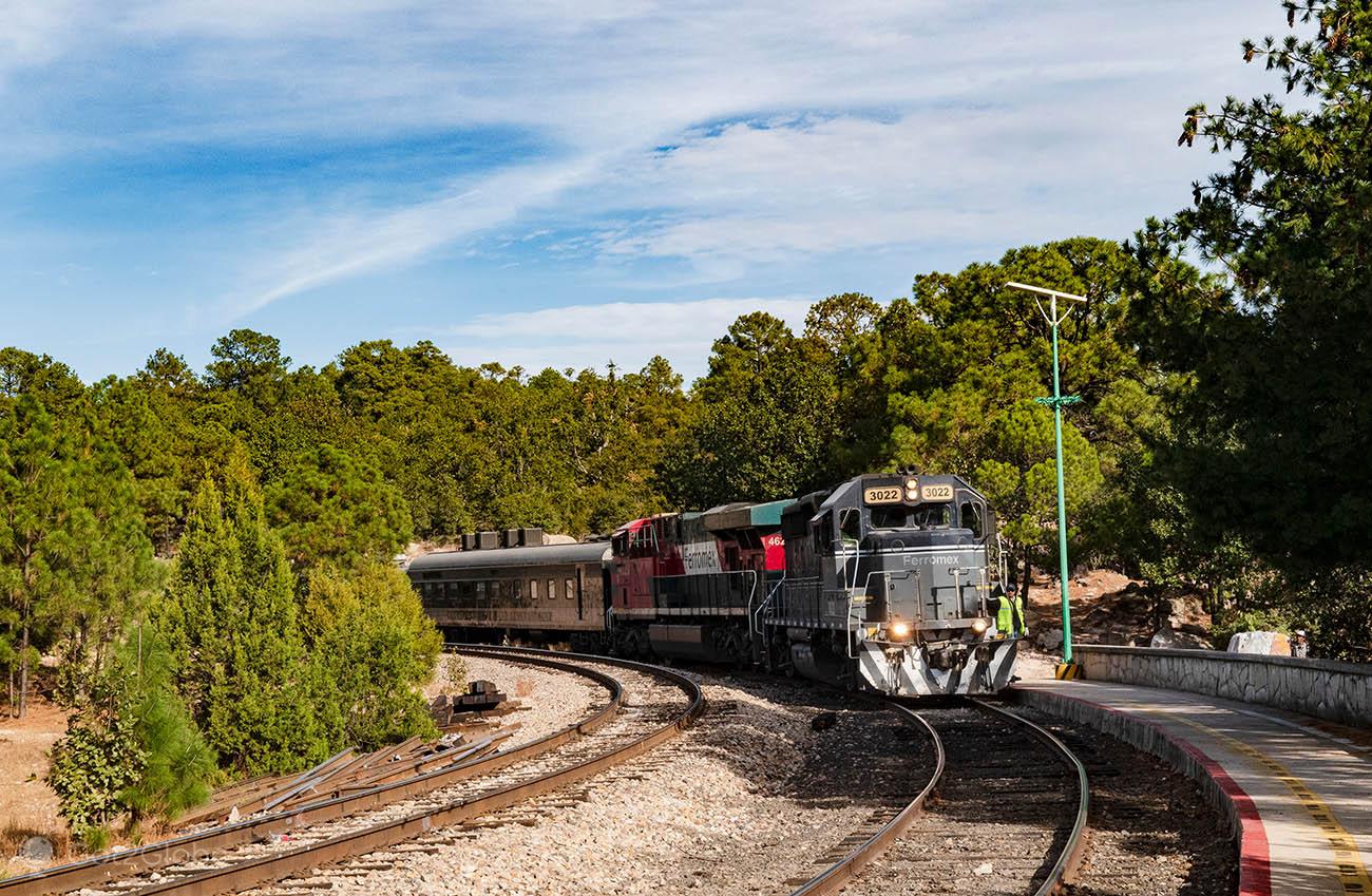 Chepe Express: el Ferrocarril Chihuahua al Pacifico a través de México Sublime