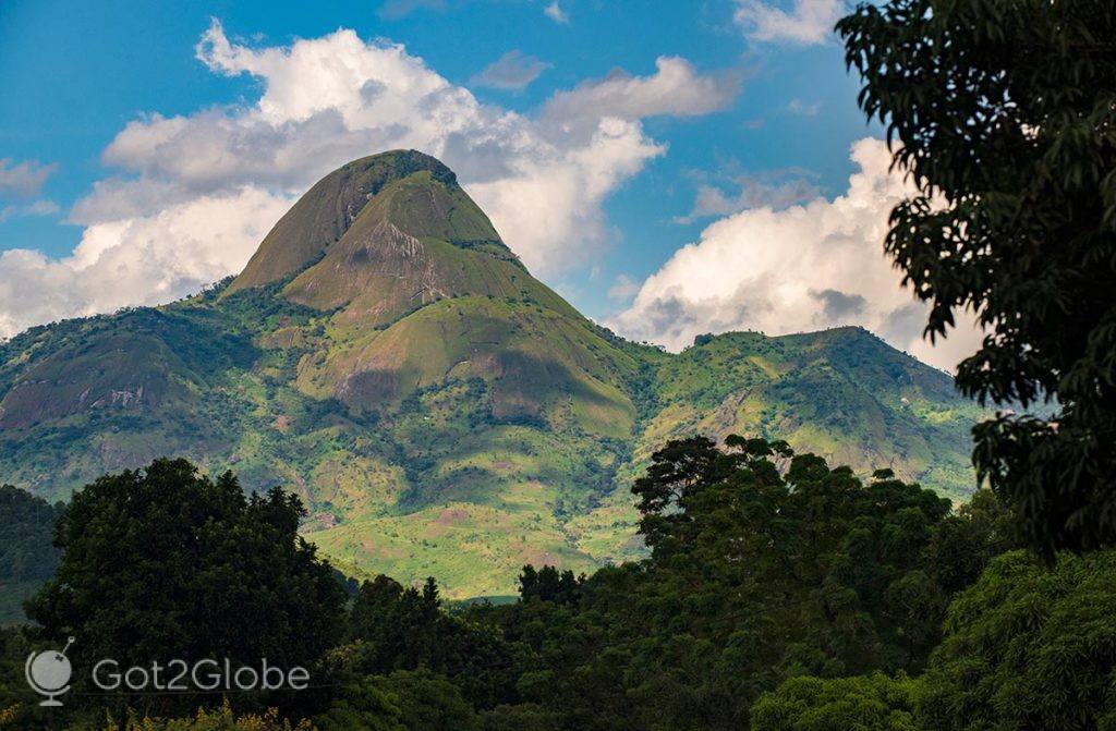 Monte Murresse como visto de Gurué