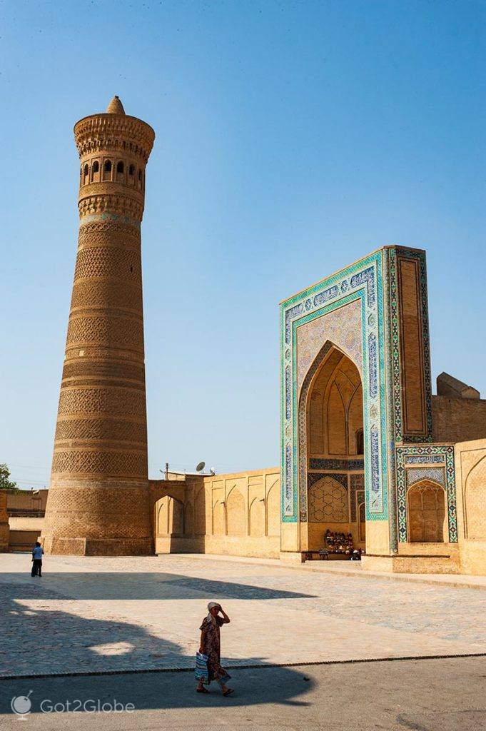 Minarete de Kalyan, antes conhecido como Torre da Morte.